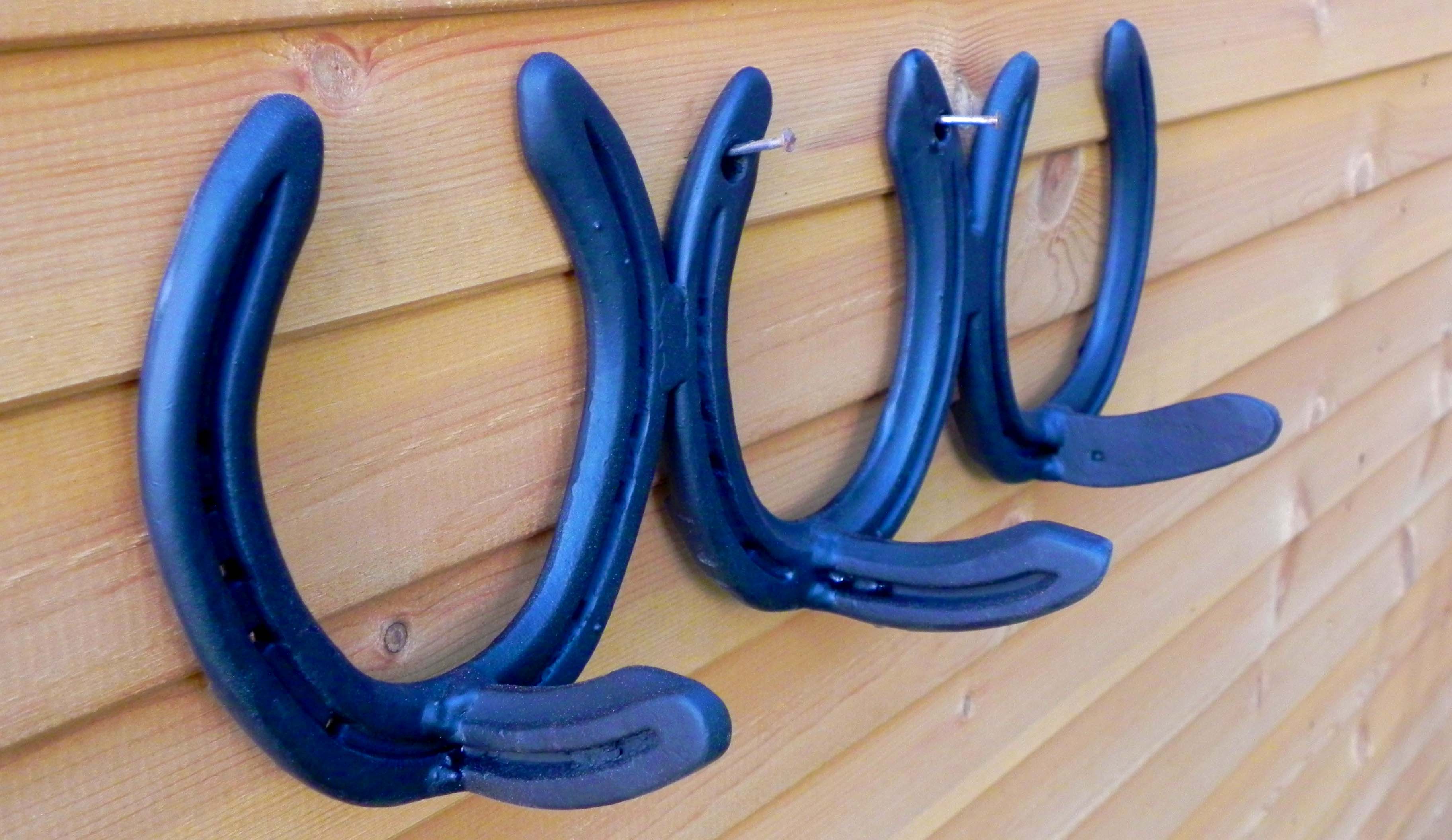 Horseshoe Bottle Holder 